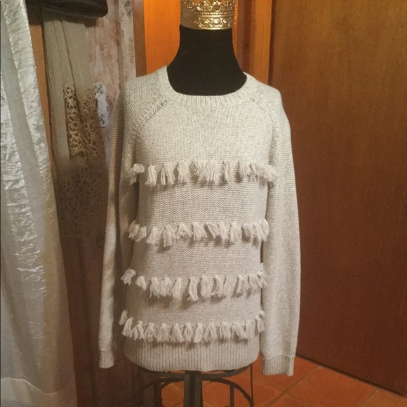 Vineyard Vines Sweaters - 🔥HP🔥 Vineyard Vines Tasseled Sweater